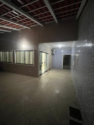 Imagem Casa com 3 Quartos à Venda, 260 m² em Samambaia Norte (samambaia) - Brasília Imagem Casa com 3 Quartos à Venda, 260 m² em Samambaia Norte (samambaia) - Brasília