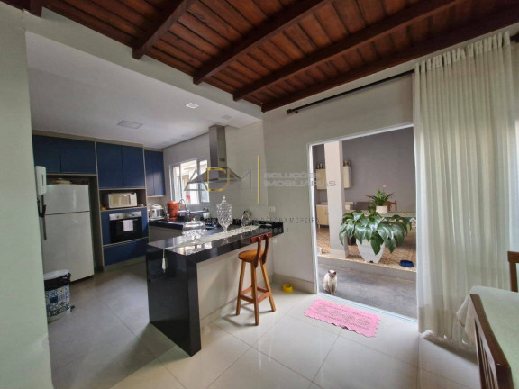 Imagem Casa com 3 Quartos à Venda, 357 m² em Centro - Botucatu Imagem Casa com 3 Quartos à Venda, 357 m² em Centro - Botucatu