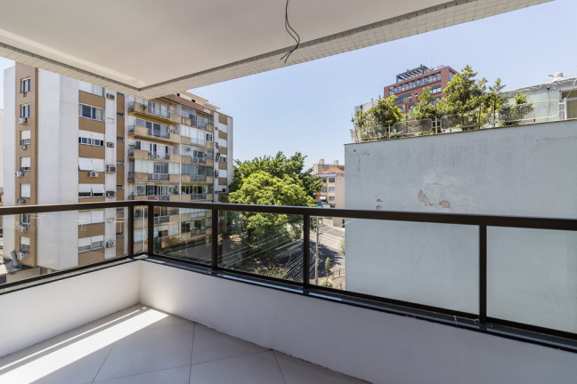 Imagem Imóvel com 3 Quartos à Venda, em Petrópolis - Porto Alegre Imagem Imóvel com 3 Quartos à Venda, em Petrópolis - Porto Alegre