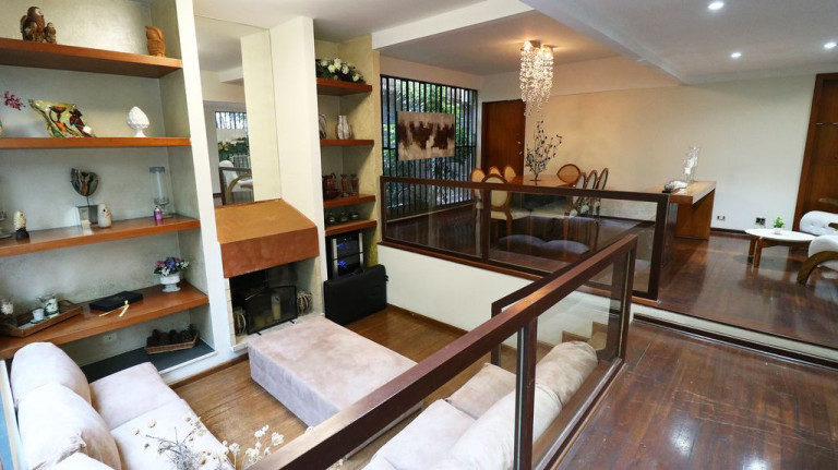 Imagem Casa com 5 Quartos à Venda, 337 m² em Vila Mariana - São Paulo Imagem Casa com 5 Quartos à Venda, 337 m² em Vila Mariana - São Paulo