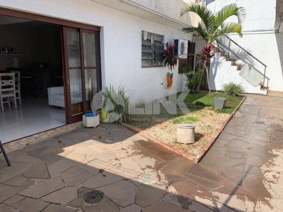 Imagem Casa com 3 Quartos à Venda, 231 m² em Jardim Itu - Porto Alegre Imagem Casa com 3 Quartos à Venda, 231 m² em Jardim Itu - Porto Alegre