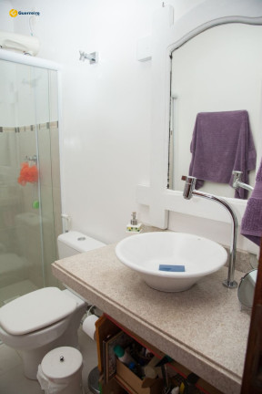 Imagem Casa com 3 Quartos à Venda, 201 m² em Carianos - Florianópolis Imagem Casa com 3 Quartos à Venda, 201 m² em Carianos - Florianópolis