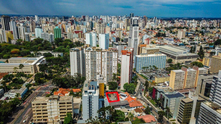 Imagem Terreno à Venda, 747 m² em Centro Cívico - Curitiba Imagem Terreno à Venda, 747 m² em Centro Cívico - Curitiba