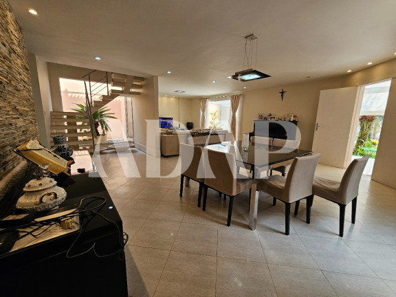 Imagem Casa com 4 Quartos à Venda, 220 m² em Vargem Grande - Rio De Janeiro Imagem Casa com 4 Quartos à Venda, 220 m² em Vargem Grande - Rio De Janeiro