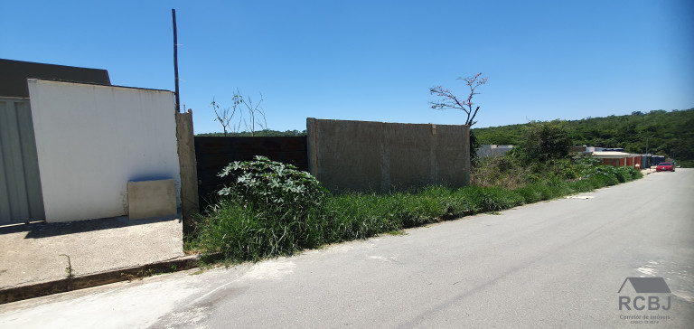 Terreno à Venda, 360 m² em Floresta Encantada - Esmeraldas