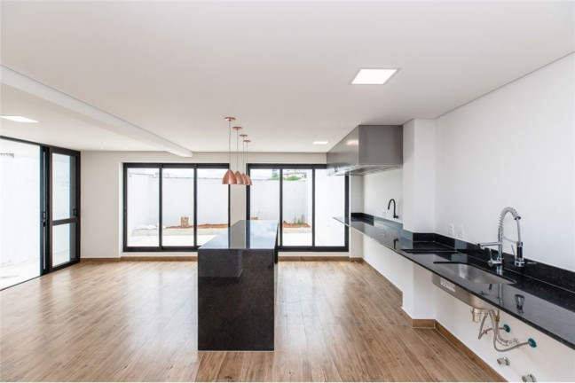 Imagem Casa com 3 Quartos à Venda, 234 m² em Vila Monumento - São Paulo
