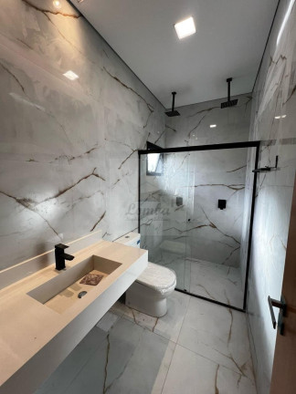 Imagem Casa com 3 Quartos à Venda, 225 m² em Jardim Imperial - Cuiabá
