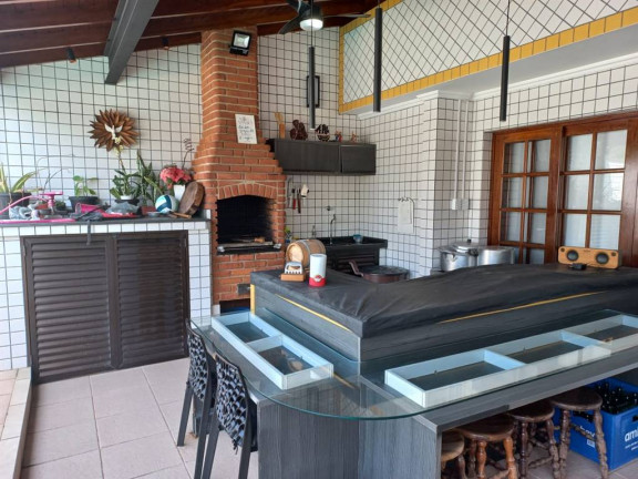 Imagem Casa com 5 Quartos à Venda, 266 m² em Florida - Praia Grande Imagem Casa com 5 Quartos à Venda, 266 m² em Florida - Praia Grande