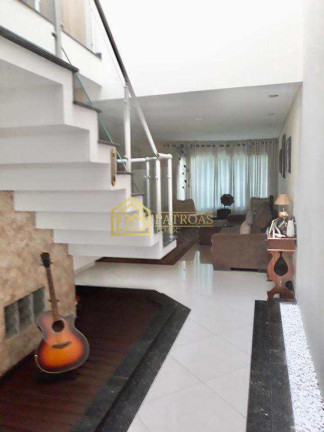 Imagem Casa com 3 Quartos à Venda, 205 m² em Vila Curuçá - Santo André