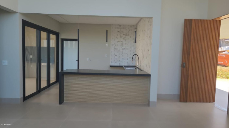 Imagem Casa com 3 Quartos à Venda, 221 m² em Residencial Goiânia Golfe Clube - Goiânia Imagem Casa com 3 Quartos à Venda, 221 m² em Residencial Goiânia Golfe Clube - Goiânia