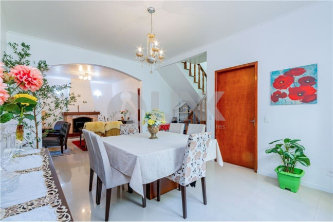 Imagem Casa com 4 Quartos à Venda,  em Jardim Itu - Porto Alegre