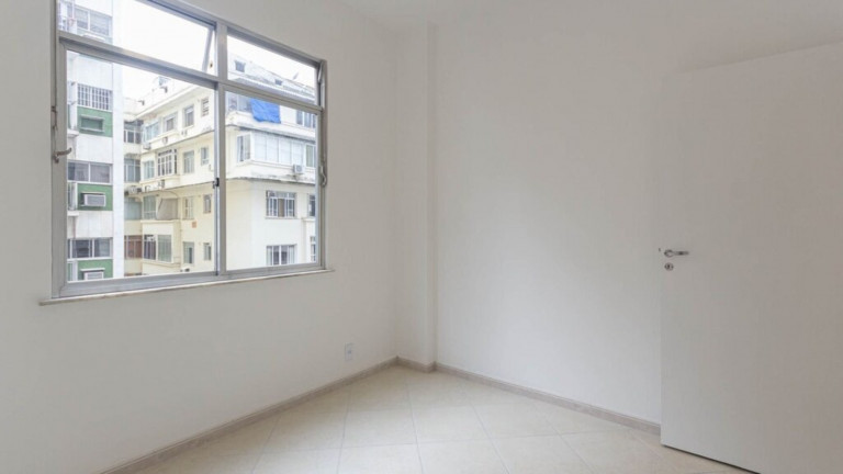 Imagem Imóvel com 3 Quartos à Venda, 82 m² em Copacabana - Rio De Janeiro Imagem Imóvel com 3 Quartos à Venda, 82 m² em Copacabana - Rio De Janeiro