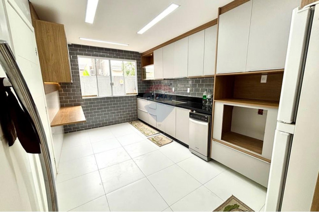 Imagem Casa de Condomínio com 4 Quartos à Venda, 241 m² em Recreio Dos Bandeirantes - Rio De Janeiro