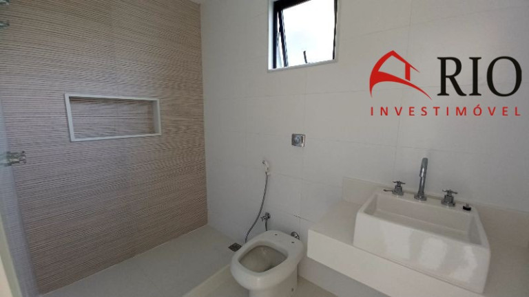 Imagem Casa com 4 Quartos à Venda, 360 m² em Barra Da Tijuca - Rio De Janeiro Imagem Casa com 4 Quartos à Venda, 360 m² em Barra Da Tijuca - Rio De Janeiro
