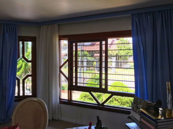 Imagem Casa com 3 Quartos à Venda, 558 m² em Igara - Canoas