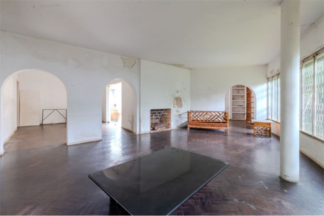Casa com 3 Quartos à Venda, 300 m² em Pacaembu - São Paulo