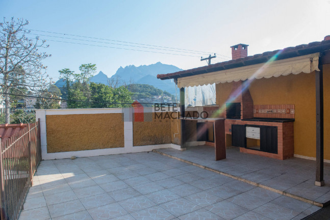 Imagem Casa com 4 Quartos à Venda, 135 m² em Araras - Teresópolis