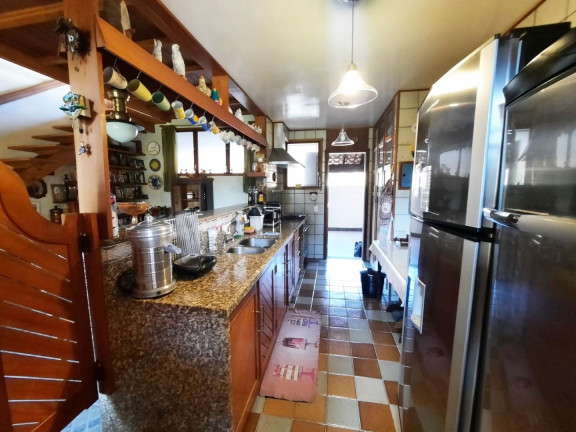 Imagem Casa com 5 Quartos à Venda, 218 m² em Iucas - Teresópolis Imagem Casa com 5 Quartos à Venda, 218 m² em Iucas - Teresópolis