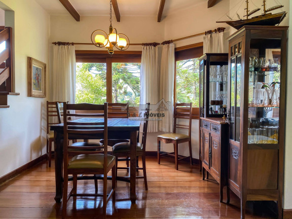 Imagem Casa com 3 Quartos à Venda, 228 m² em Jardim Belvedere - Campos Do Jordão