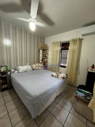Imagem Casa com 5 Quartos à Venda, 178 m² em Centro - Penha Imagem Casa com 5 Quartos à Venda, 178 m² em Centro - Penha