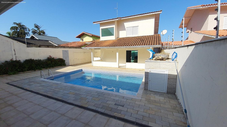 Casa com 4 Quartos à Venda, 295 m² em Cidade Nova Peruíbe - Peruíbe