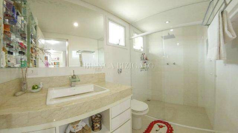 Imagem Casa com 6 Quartos à Venda, 733 m² em Vista Alegre - Curitiba