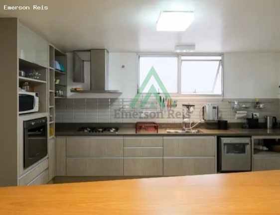 Imagem Casa com 4 Quartos à Venda, 180 m² em Santa Cecília - São Paulo