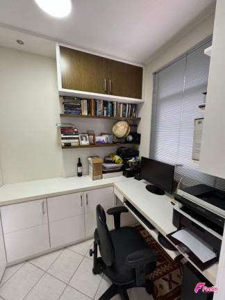 Imagem Apartamento com 4 Quartos à Venda, 154 m² em Centro - Florianópolis Imagem Apartamento com 4 Quartos à Venda, 154 m² em Centro - Florianópolis