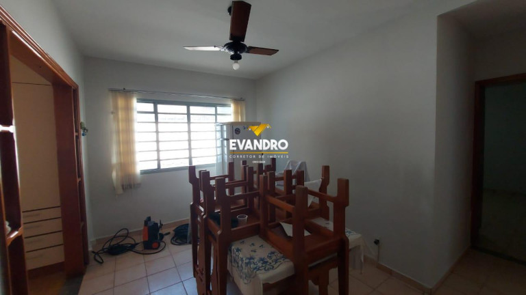 Imagem Casa com 3 Quartos à Venda, 360 m² em Morada Do Ouro - Cuiabá Imagem Casa com 3 Quartos à Venda, 360 m² em Morada Do Ouro - Cuiabá