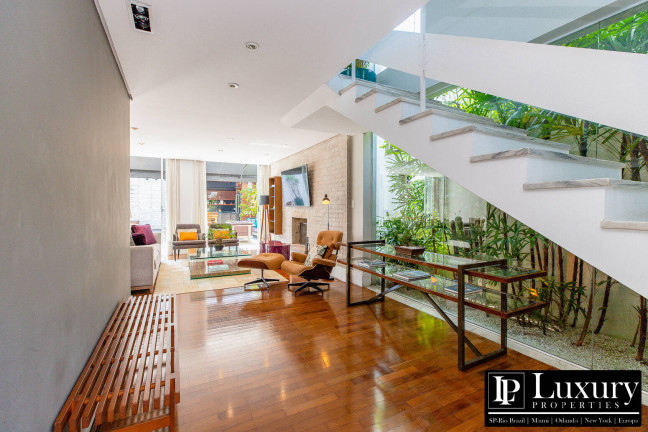 Imagem Casa com 4 Quartos à Venda, 411 m² em Moema - São Paulo Imagem Casa com 4 Quartos à Venda, 411 m² em Moema - São Paulo