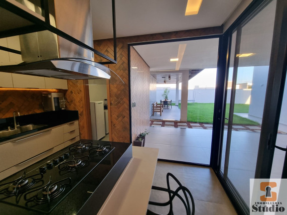 Imagem Casa com 4 Quartos à Venda, 360 m² em Papagaio - Feira De Santana