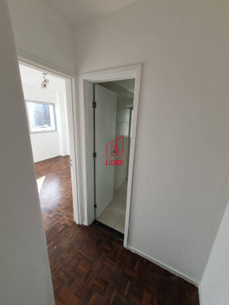 Imagem Apartamento com 2 Quartos à Venda, 70 m² em Centro - Curitiba