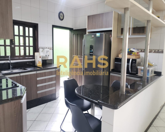 Imagem Casa com 3 Quartos à Venda, 201 m² em Santo Antônio - Joinville Imagem Casa com 3 Quartos à Venda, 201 m² em Santo Antônio - Joinville