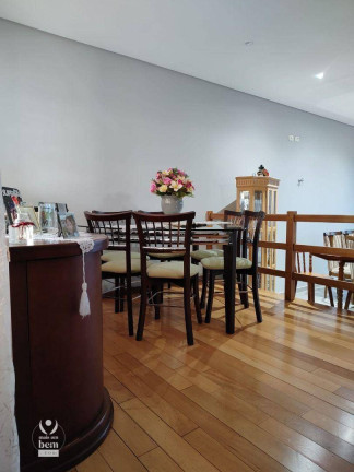 Imagem Sobrado com 4 Quartos à Venda, 202 m² em Cajuru - Curitiba