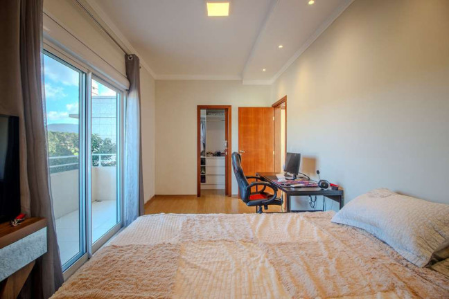 Imagem Casa com 4 Quartos à Venda, 260 m² em São João Do Rio Vermelho - Florianópolis Imagem Casa com 4 Quartos à Venda, 260 m² em São João Do Rio Vermelho - Florianópolis