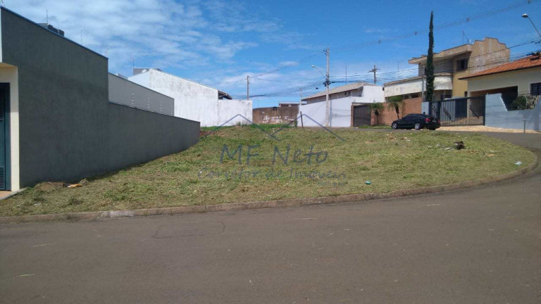 Terreno à Venda, 316 m² em Jardim Petrópolis - Pirassununga