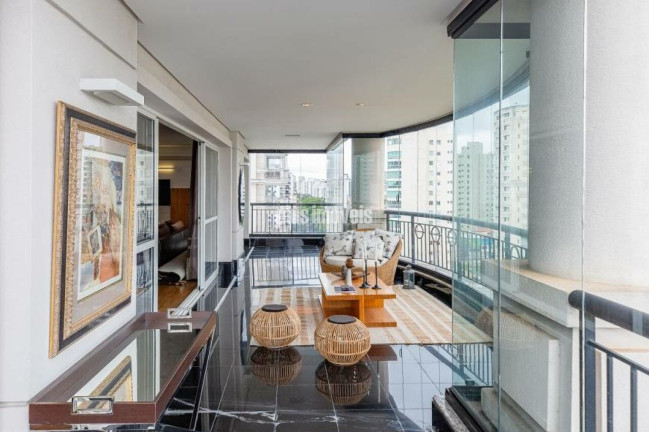 Imagem Apartamento com 4 Quartos à Venda, 308 m² em Moema - São Paulo Imagem Apartamento com 4 Quartos à Venda, 308 m² em Moema - São Paulo