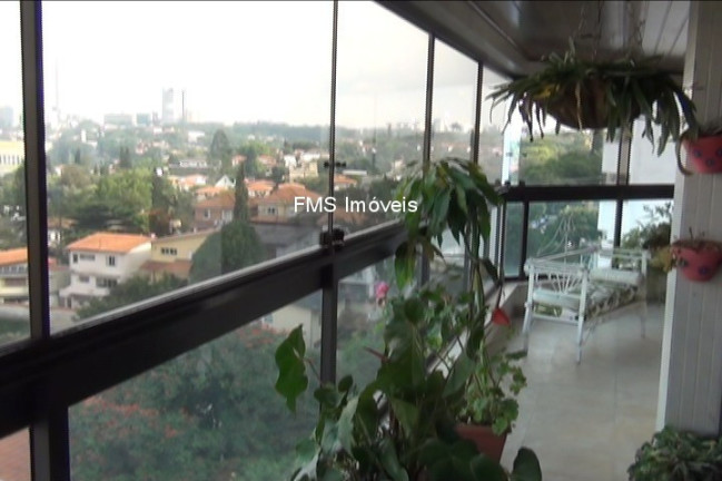 Imagem Imóvel com 4 Quartos à Venda, 390 m² em Pacaembu - São Paulo Imagem Imóvel com 4 Quartos à Venda, 390 m² em Pacaembu - São Paulo