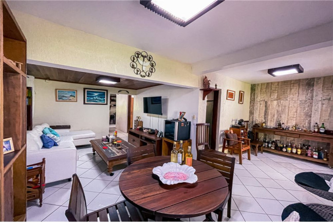 Casa com 4 Quartos à Venda, 2.000 m² em Itacimirim - Camaçari