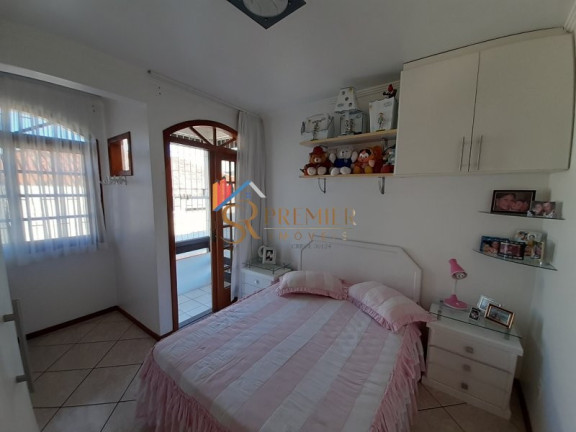 Imagem Casa com 3 Quartos à Venda, 256 m² em Trindade - Florianópolis