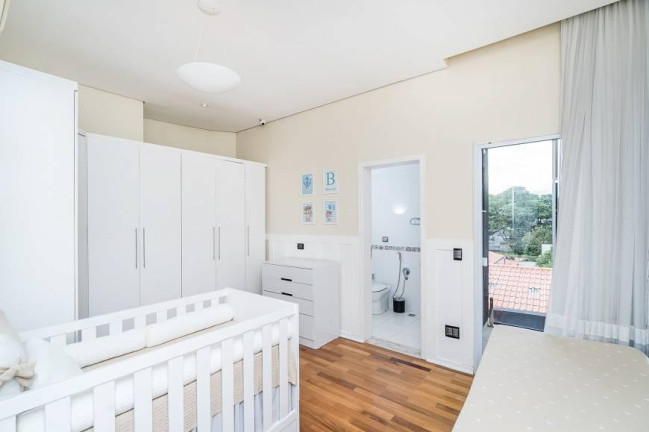 Imagem Casa com 4 Quartos à Venda, 751 m² em Jardim Social - Curitiba