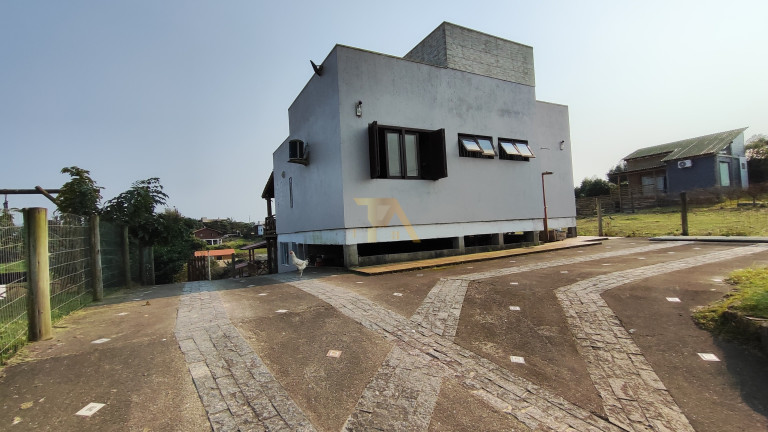 Imóvel com 3 Quartos à Venda,  em Ibiraquera - Imbituba