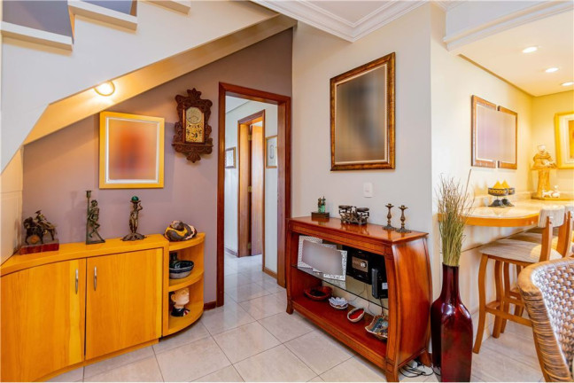 Imagem Imóvel com 3 Quartos à Venda, em Menino Deus - Porto Alegre Imagem Imóvel com 3 Quartos à Venda, em Menino Deus - Porto Alegre