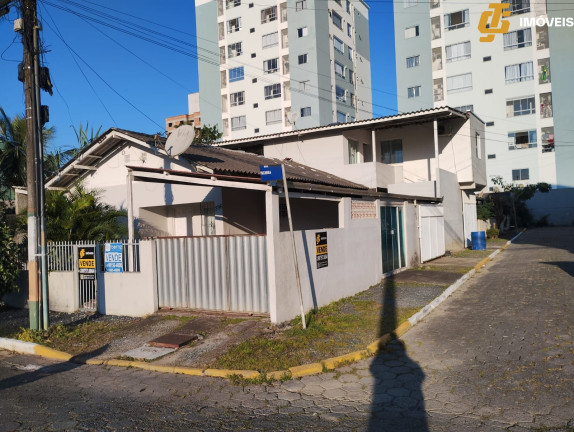 Terreno à Venda, 252 m² em Tabuleiro - Camboriú