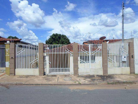 Casa com 4 Quartos à Venda,  em Cidade Alta - Cuiabá