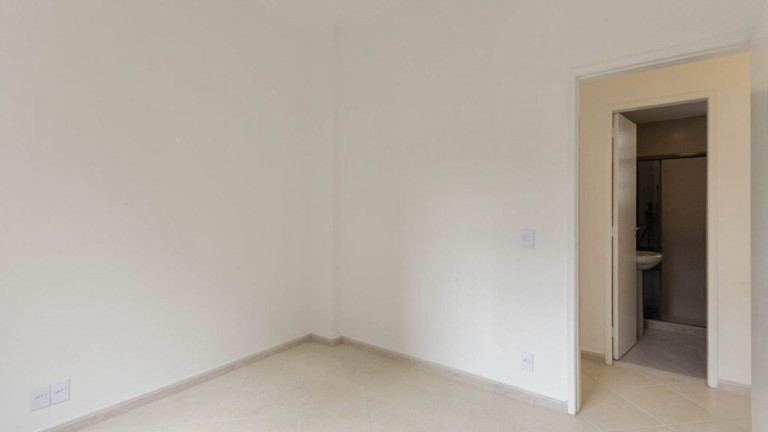 Imagem Imóvel com 3 Quartos à Venda, 82 m² em Copacabana - Rio De Janeiro Imagem Imóvel com 3 Quartos à Venda, 82 m² em Copacabana - Rio De Janeiro