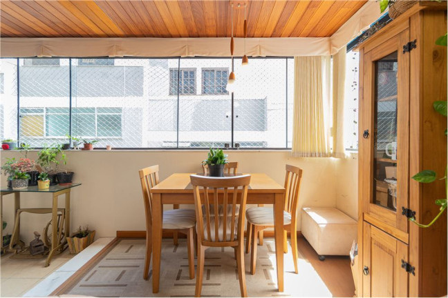 Imagem Apartamento com 2 Quartos à Venda, 62 m² em Petrópolis - Porto Alegre