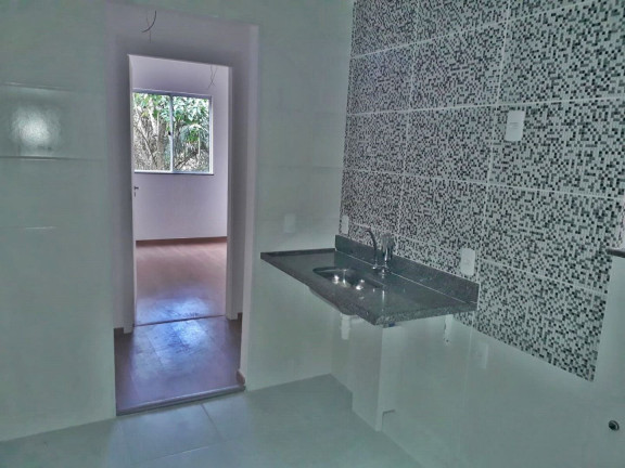 Imagem Imóvel com 2 Quartos à Venda, 45 m² em Cascata Do Imbuí - Teresópolis