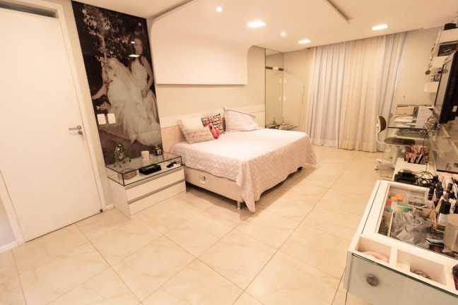 Imagem Casa com 3 Quartos à Venda, 275 m² em Cambeba - Fortaleza Imagem Casa com 3 Quartos à Venda, 275 m² em Cambeba - Fortaleza
