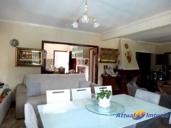 Imagem Casa com 4 Quartos à Venda, 233 m² em Fazendinha - Teresópolis